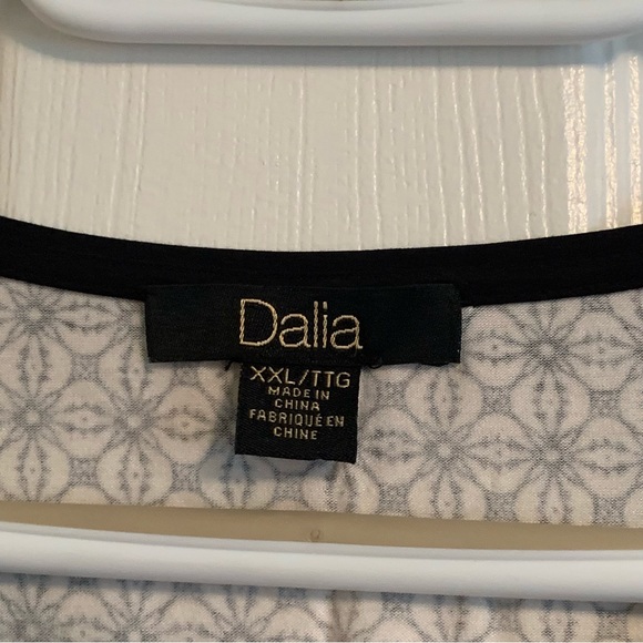 Womens plus size 2X tank. Black/white. - Picture 3 of 3